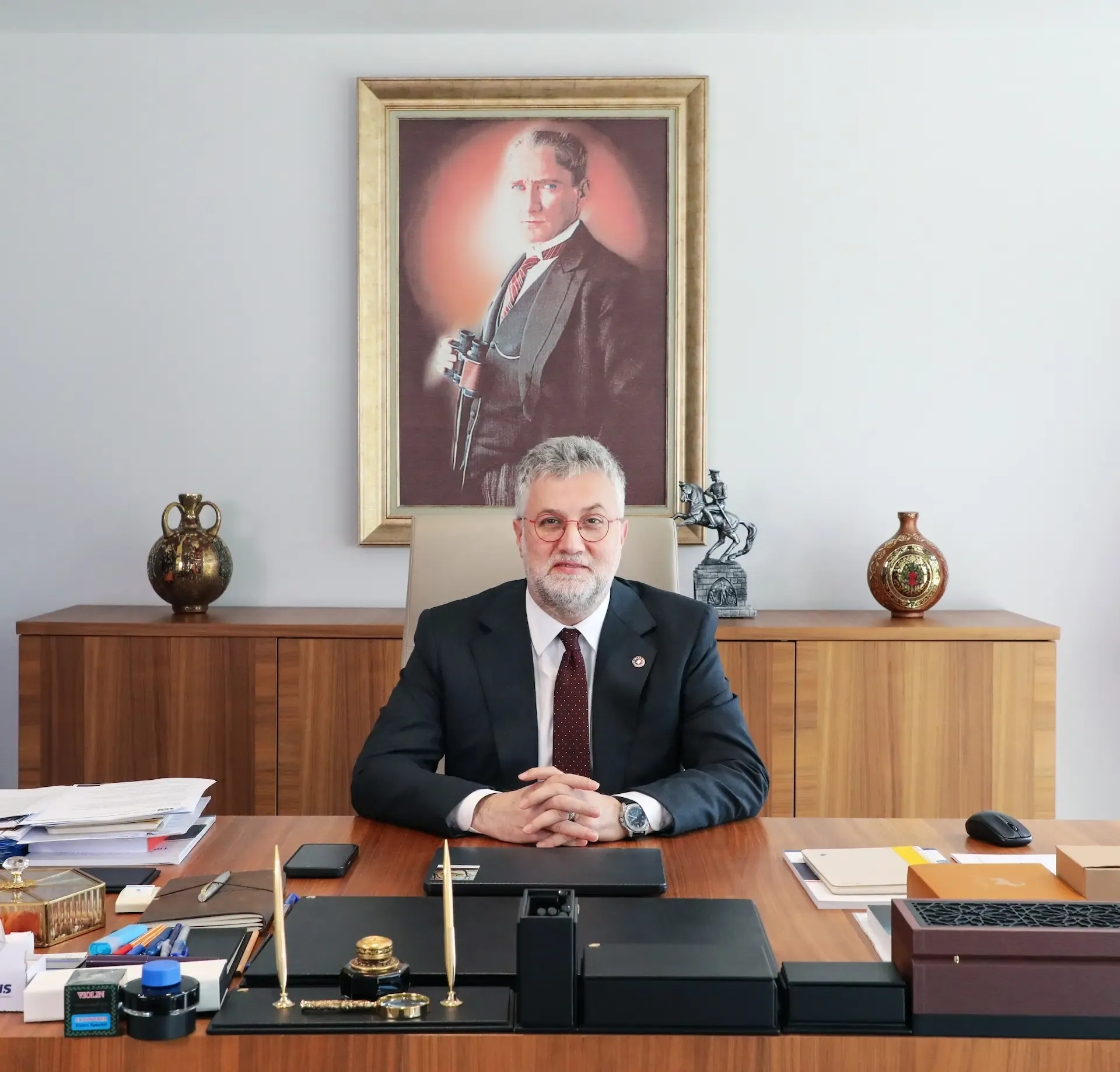 Prof. Dr. Ersoy Kocabıçak — Неврохирург